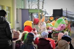 Lieldienu busiņš un pasaku tēli viesojas Jēkabpils bērnudārzos