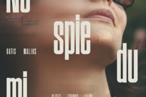 Filmas "Nospiedumi" plakāts ar sievietes seju saulesbrillēs, kuru atspulgā redzama cita persona. Lieli balti burti veido nosaukumu "No spie du mi". Blakus minēti aktieri Ieva Segliņa un Gatis Maliks. Augšpusē rakstīts "28.APRĪLĪ PLKST. 18.00 SALAS TAUTAS NAMĀ BIĻETES CENA 3 EUR". Zem filmas nosaukuma ir "Alises Zariņas filma" un "KINO NO 6. MARTA". Apakšā dažādi logotipi un informācija, tostarp "JĒKABPILS NOVADA KULTŪRAS PĀRVALDE".